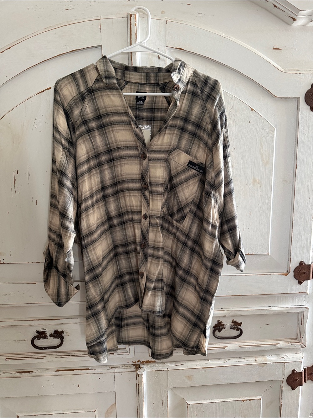 Women’s BDG urban outfitters Plaid Button-Up Shirt in Gray and Cream